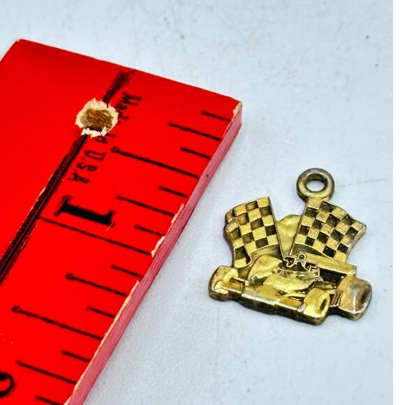 40th anniversary 1982 Indianapolis Race Charm - for Bracelet or Necklace - Picture 2 of 6